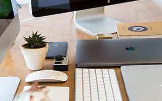 财经:配资平台头条-【专访】汇丰银行主席王冬胜：建议适当放宽内地个人投资者参与港股通的资产要求限制